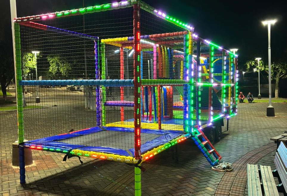 Vista frontal da Carretinha Playground
